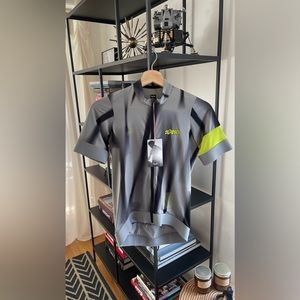 NWT Rapha Women’s 100 Pro Team Training Jersey Zuzanna Rogatty Small.